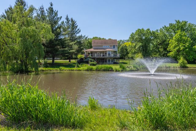 463 40TH Street, East Moline, IL 61244