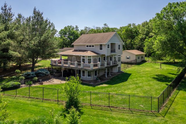 463 40TH Street, East Moline, IL 61244
