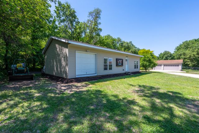 463 40TH Street, East Moline, IL 61244
