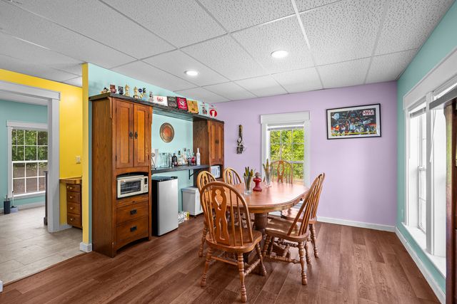 463 40TH Street, East Moline, IL 61244