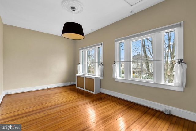 3247 38TH ST NW, Washington, DC 20016