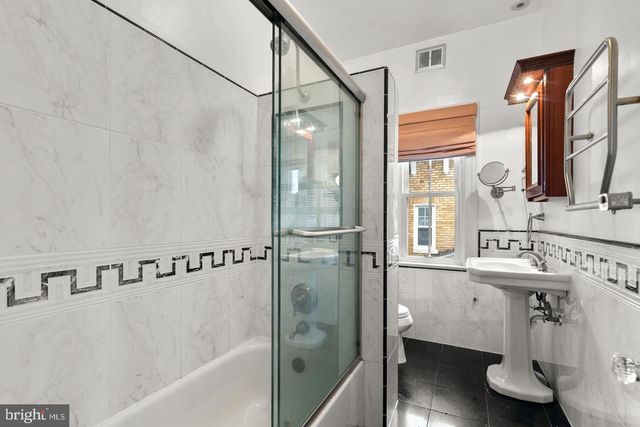 3247 38TH ST NW, Washington, DC 20016