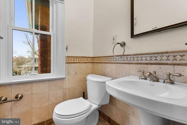 3247 38TH ST NW, Washington, DC 20016