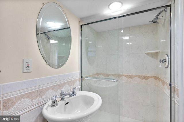 3247 38TH ST NW, Washington, DC 20016