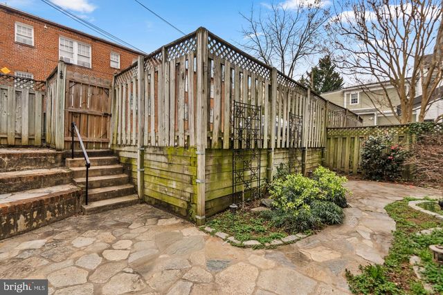 3247 38TH ST NW, Washington, DC 20016