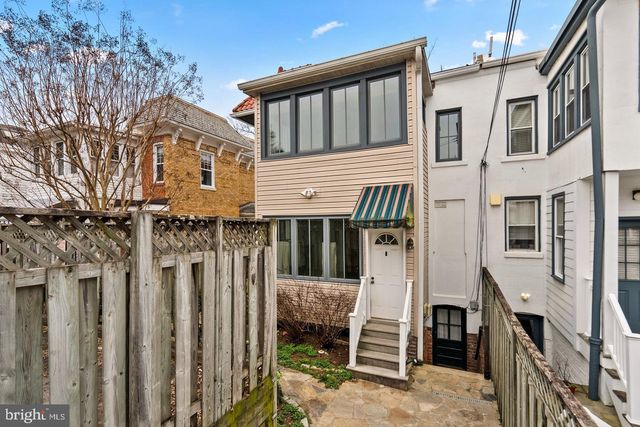 3247 38TH ST NW, Washington, DC 20016