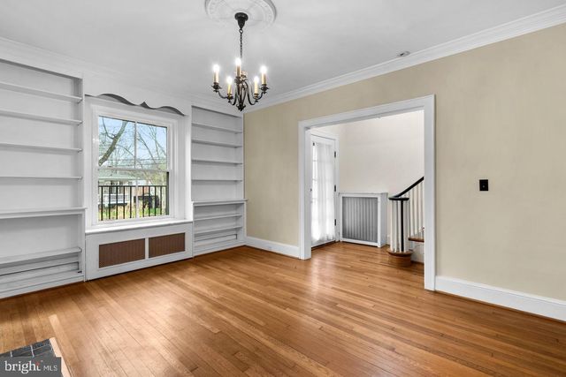 3247 38TH ST NW, Washington, DC 20016