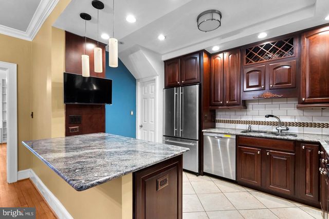 3247 38TH ST NW, Washington, DC 20016