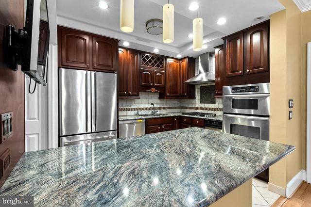 3247 38TH ST NW, Washington, DC 20016
