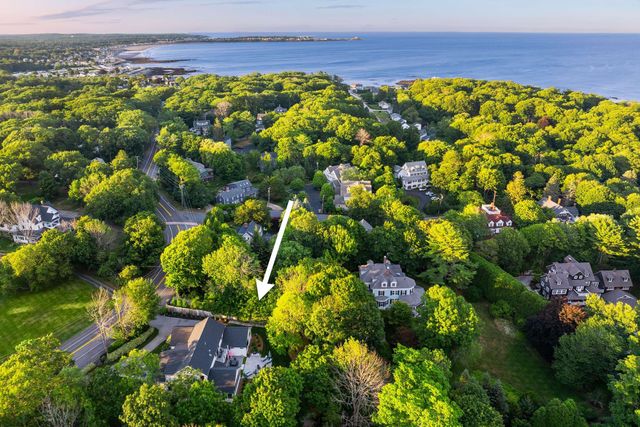565 York Street, York, ME 03911