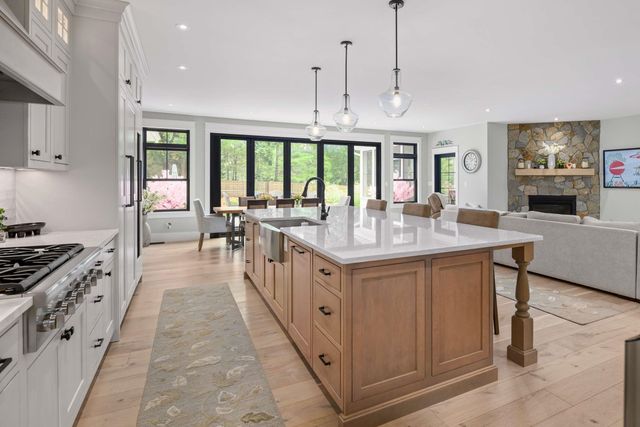 565 York Street, York, ME 03911