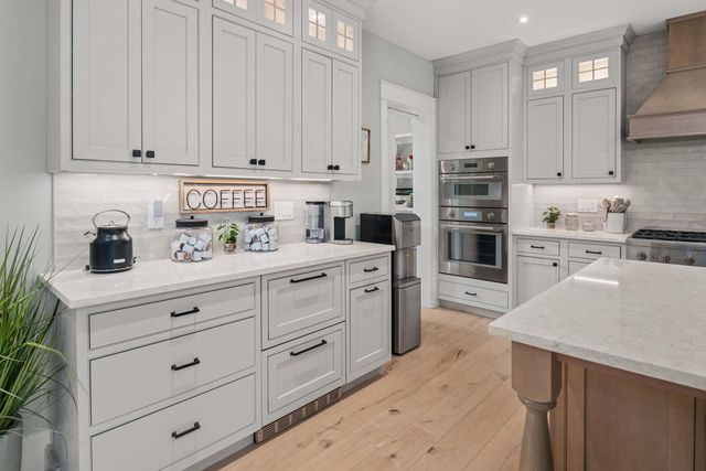 565 York Street, York, ME 03911