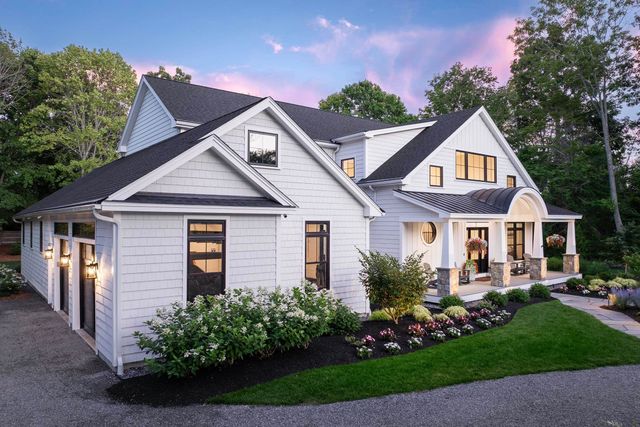 565 York Street, York, ME 03911