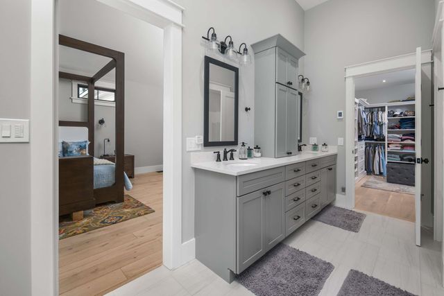 565 York Street, York, ME 03911