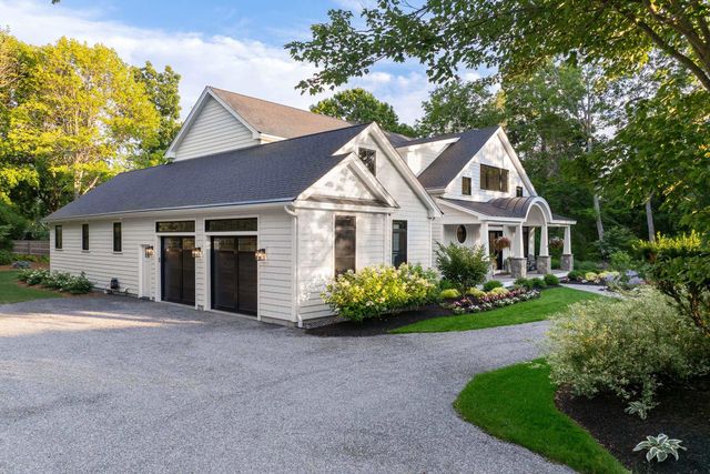 565 York Street, York, ME 03911