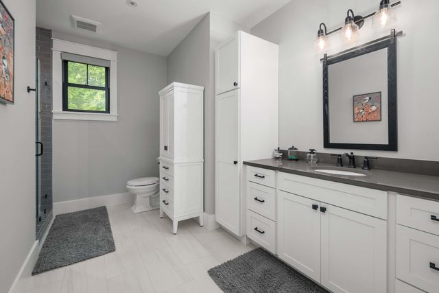 565 York Street, York, ME 03911