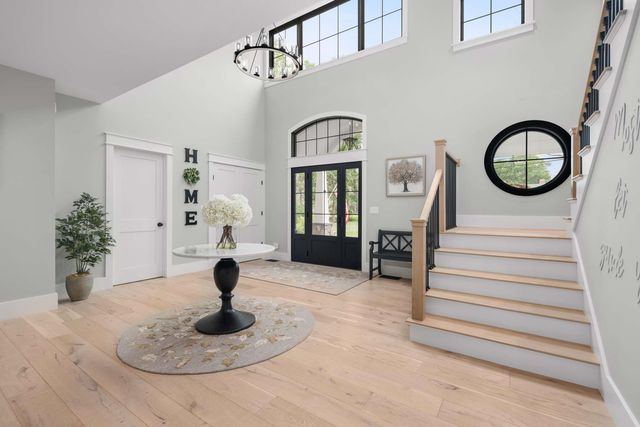 565 York Street, York, ME 03911