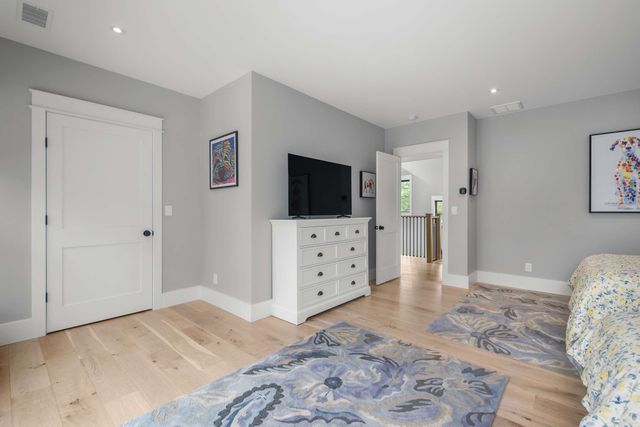 565 York Street, York, ME 03911