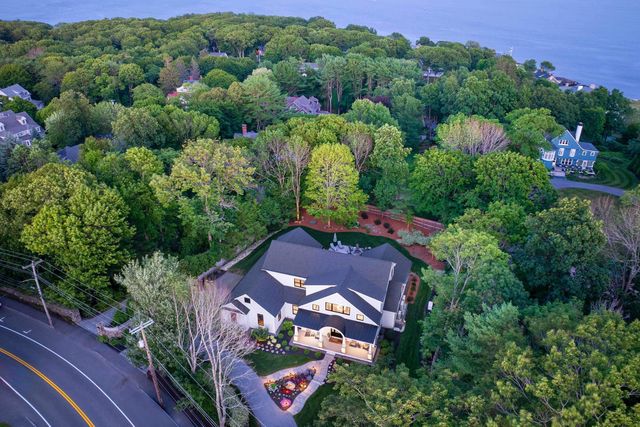 565 York Street, York, ME 03911