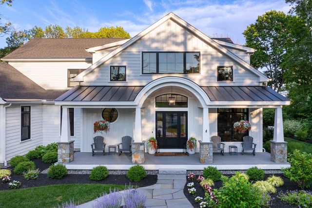 565 York Street, York, ME 03911