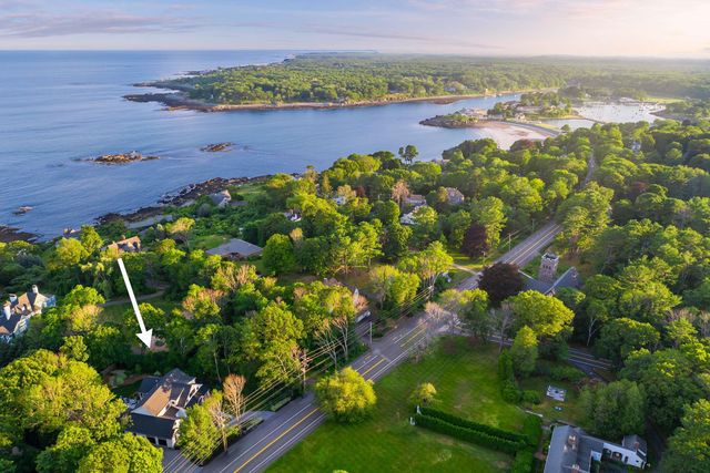 565 York Street, York, ME 03911