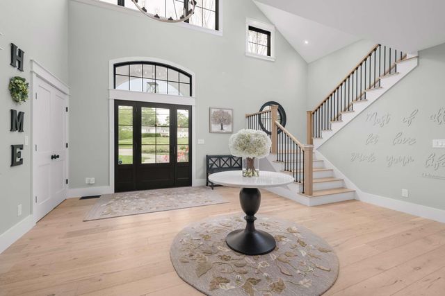 565 York Street, York, ME 03911