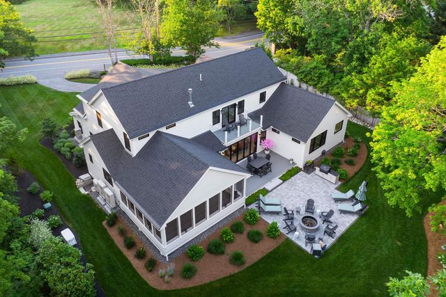 565 York Street, York, ME 03911