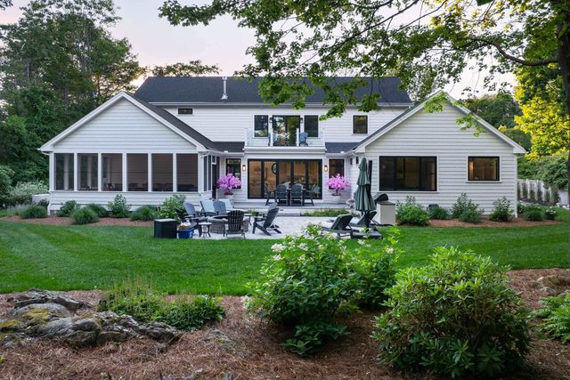 565 York Street, York, ME 03911
