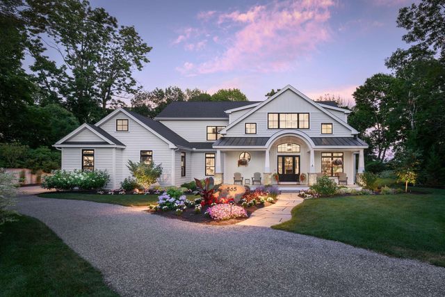 565 York Street, York, ME 03911