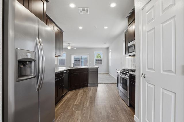 2043 River Wood Dr, Marysville, CA 95901