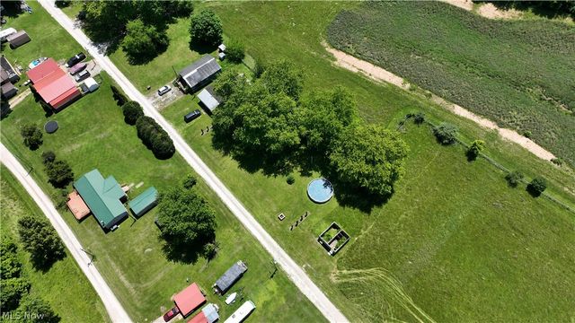 173 W Apple Blossom Way, Elizabeth, WV 26143