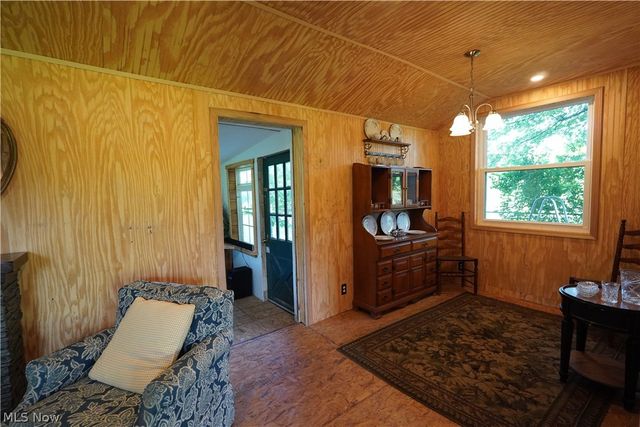 173 W Apple Blossom Way, Elizabeth, WV 26143