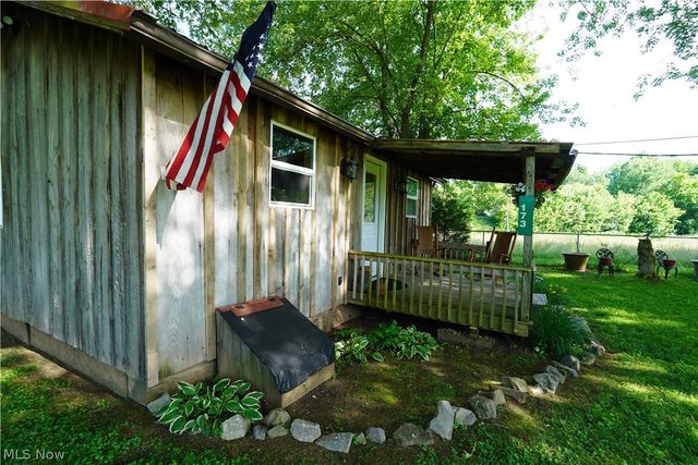 173 W Apple Blossom Way, Elizabeth, WV 26143