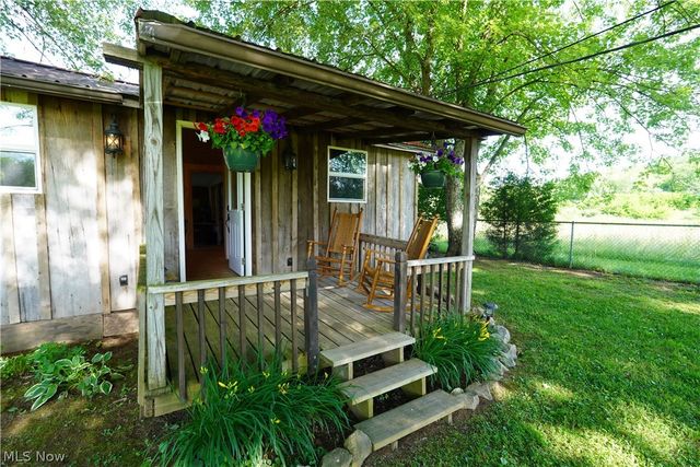 173 W Apple Blossom Way, Elizabeth, WV 26143