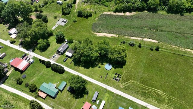 173 W Apple Blossom Way, Elizabeth, WV 26143