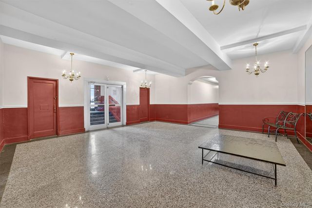 2 Fisher Drive 318, Mount Vernon, NY 10552