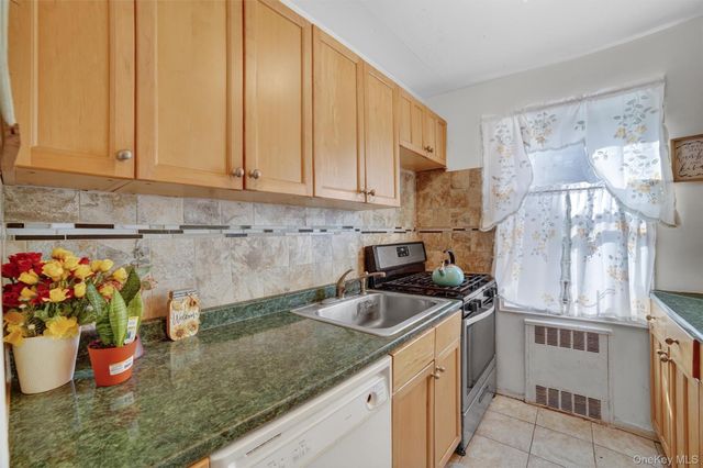 2 Fisher Drive 318, Mount Vernon, NY 10552