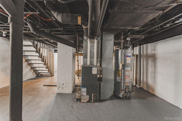 105 Augusta Avenue, Pontiac, MI 48341