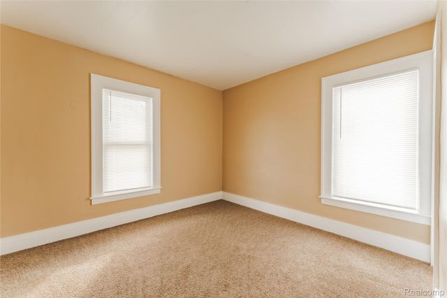 105 Augusta Avenue, Pontiac, MI 48341