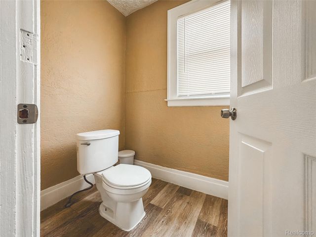 105 Augusta Avenue, Pontiac, MI 48341