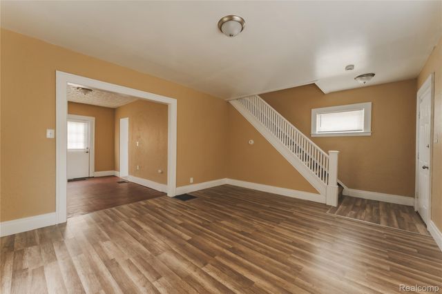 105 Augusta Avenue, Pontiac, MI 48341