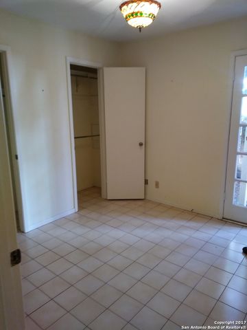 8702 Village Dr Apt 108, San Antonio, TX 78217