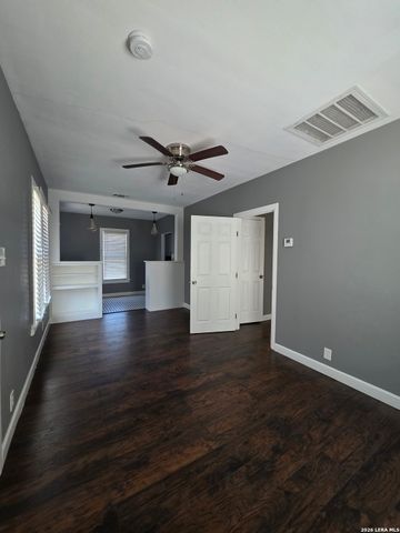 930 E Grayson St Apt 1, San Antonio, TX 78208