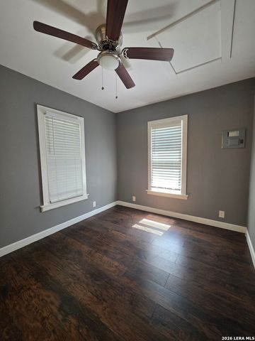 930 E Grayson St Apt 1, San Antonio, TX 78208