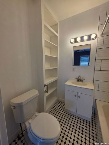 930 E Grayson St Apt 1, San Antonio, TX 78208