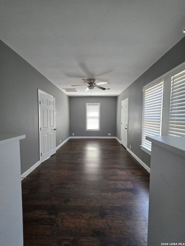 930 E Grayson St Apt 1, San Antonio, TX 78208