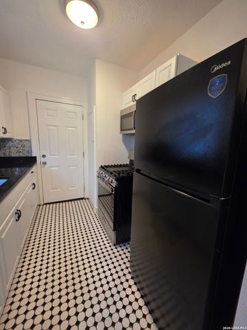 930 E Grayson St Apt 1, San Antonio, TX 78208