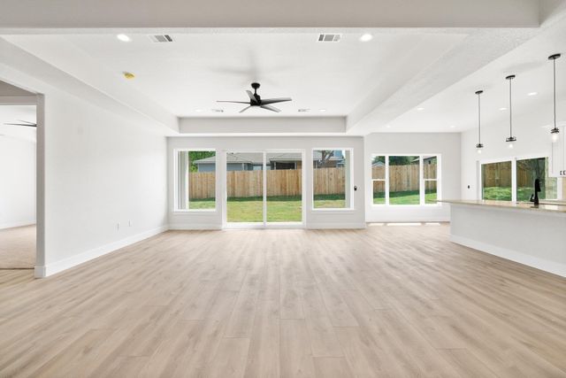 20405 Sunset Strip ST, Lago Vista, TX 78645