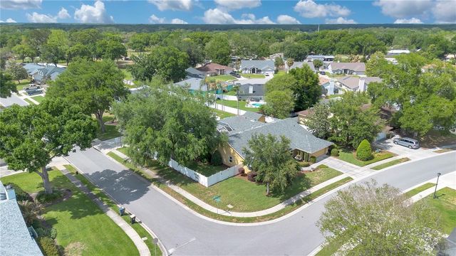 708 HUNTERS RUN BOULEVARD, Lakeland, FL 33809