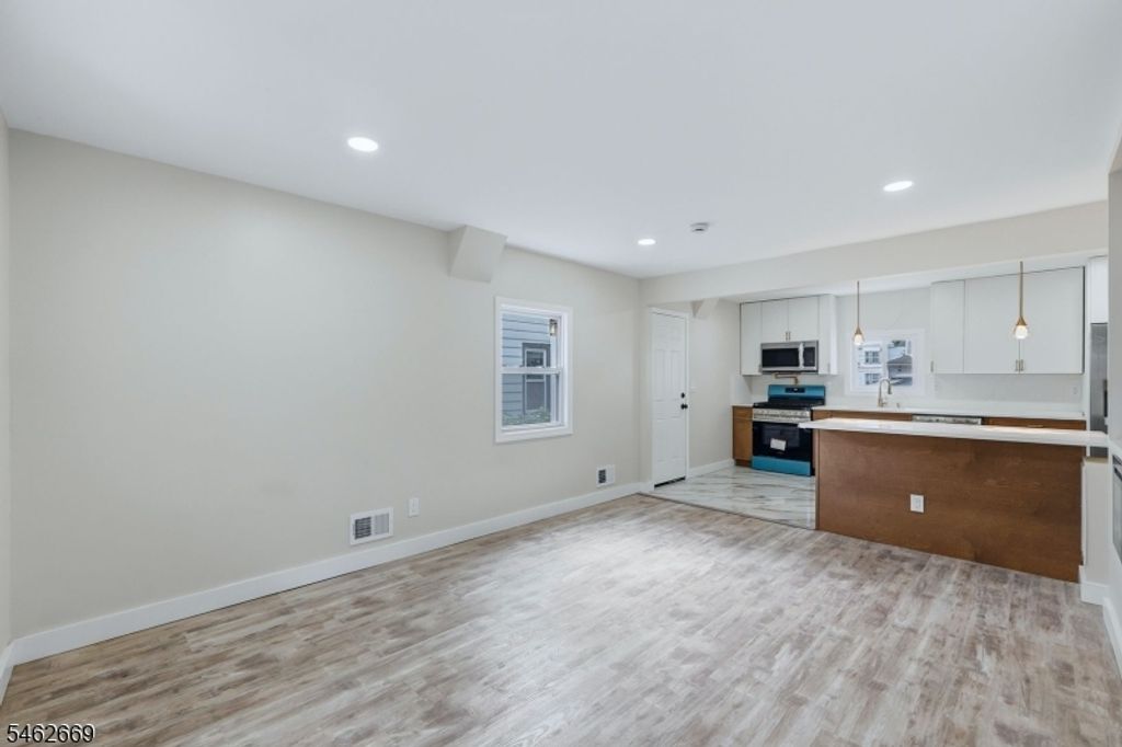 243 N 15Th St, Bloomfield Twp., NJ 07003 — photo 3